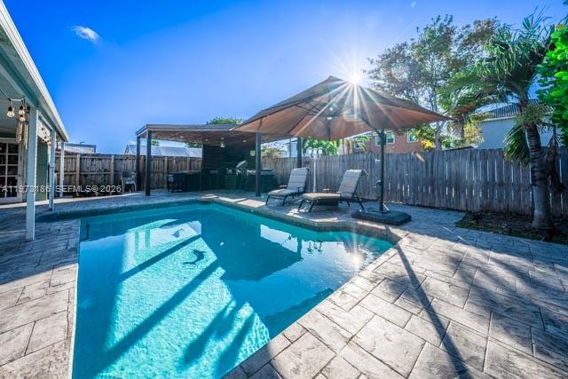 ROGER HOMES - Residential