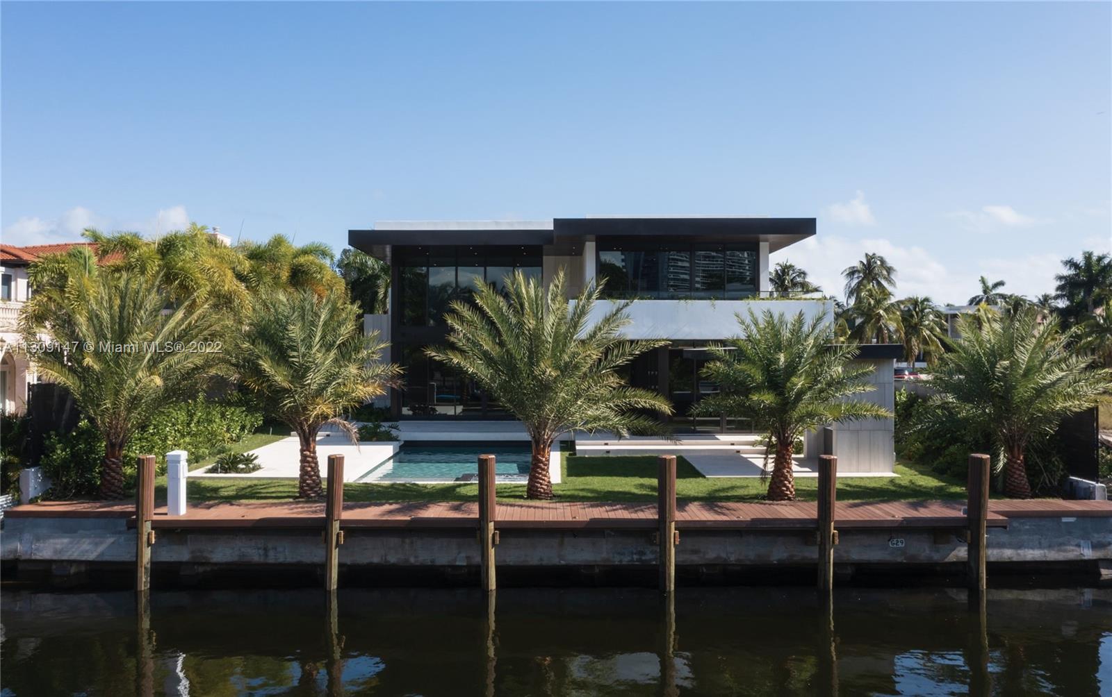 GOLDEN BEACH SEC E - Residential