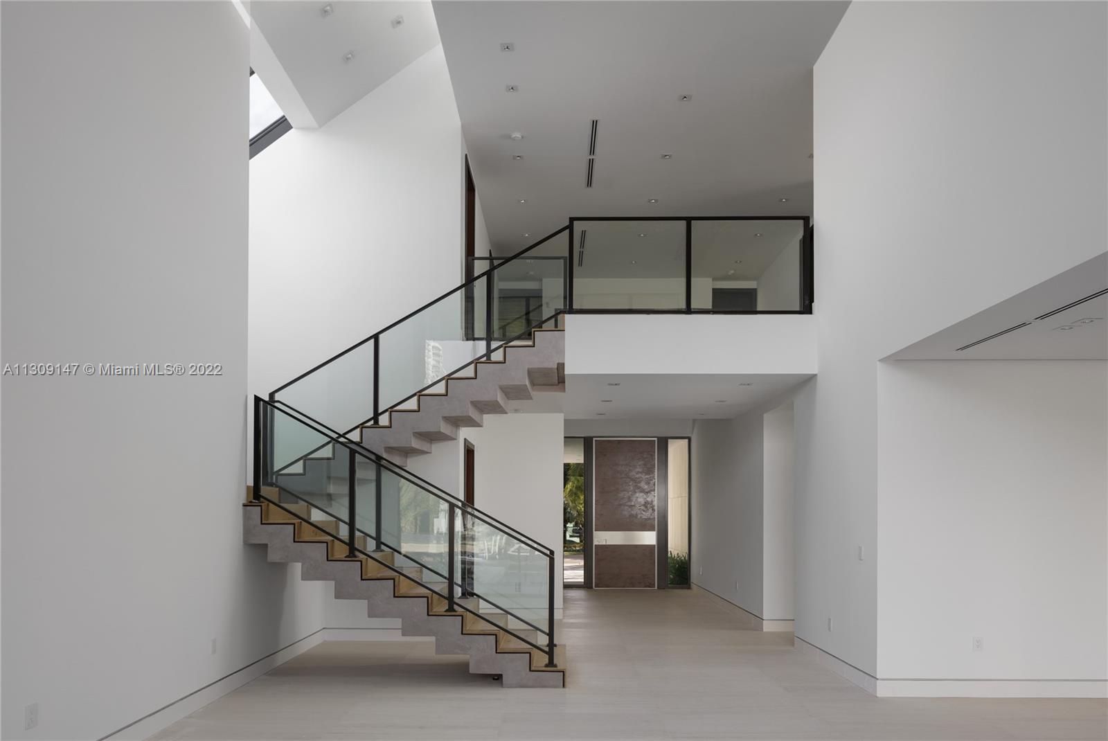 GOLDEN BEACH SEC E - Residential