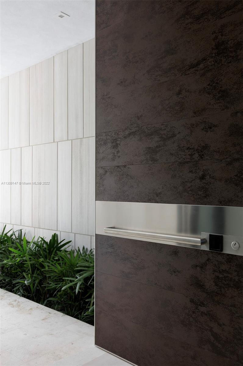 GOLDEN BEACH SEC E - Residential