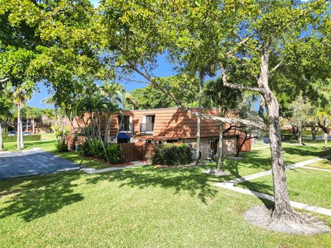 Photo of 11861 SW 9th Mnr, Davie, FL 33325 (MLS # A11891477)