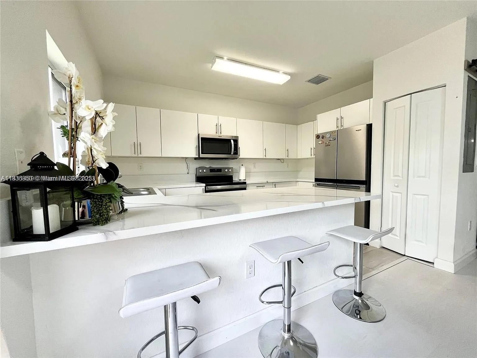 1214 NW 4th Ln 1214, Florida City, FL, 33034/$399,000 4 1214 NW 4th Ln 1214