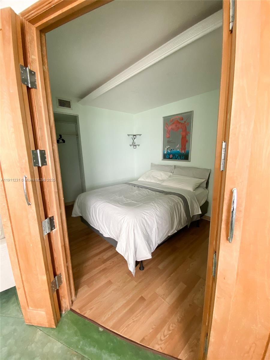 THE DECOPLAGE CONDO - Residential Lease