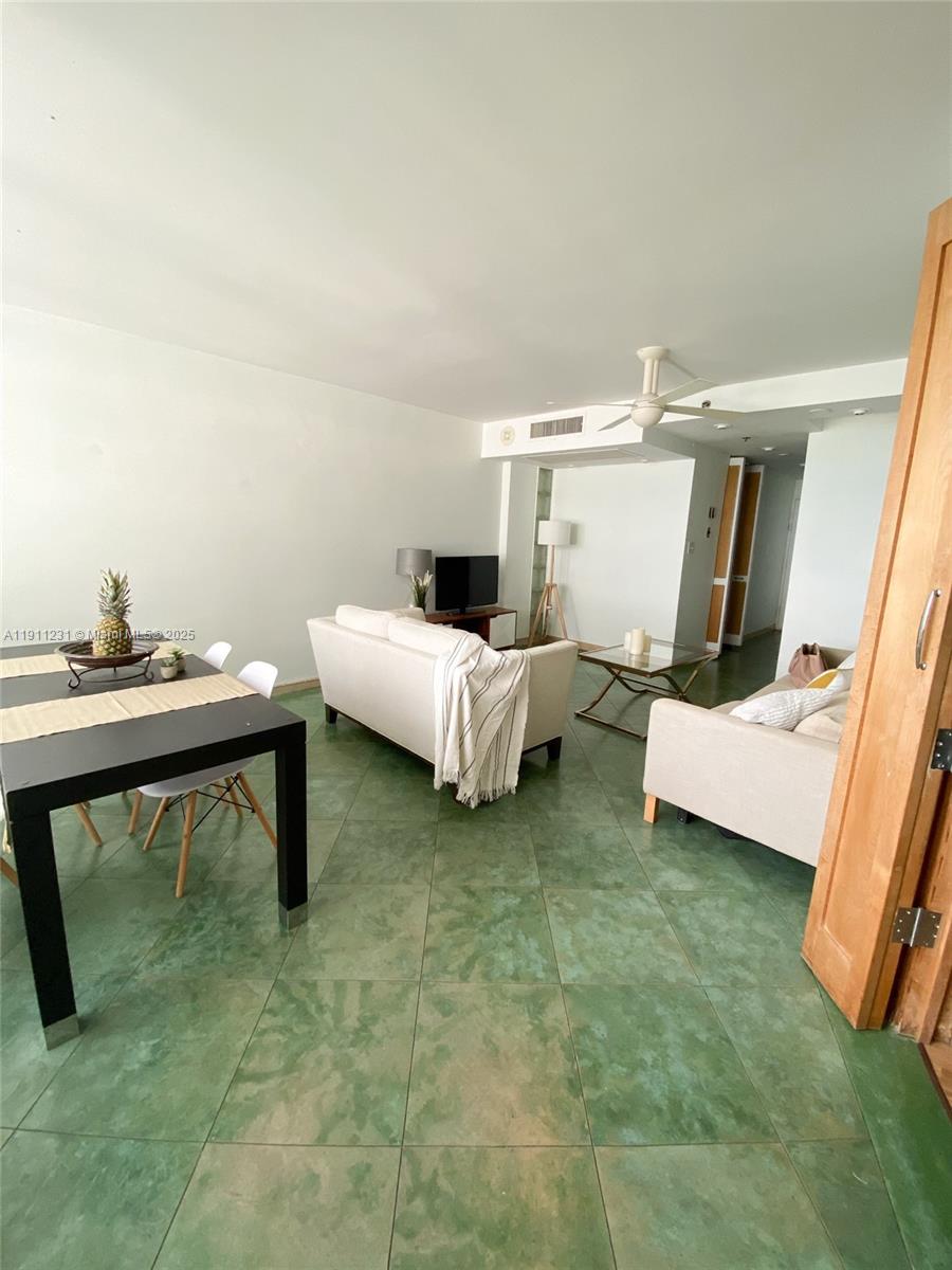 THE DECOPLAGE CONDO - Residential Lease