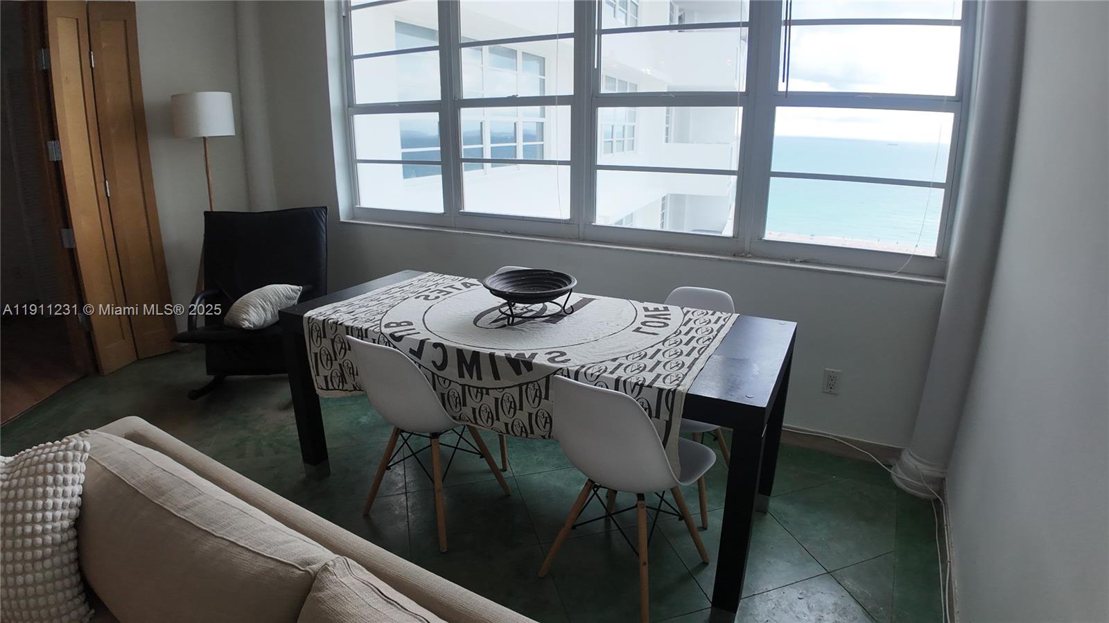 THE DECOPLAGE CONDO - Residential Lease