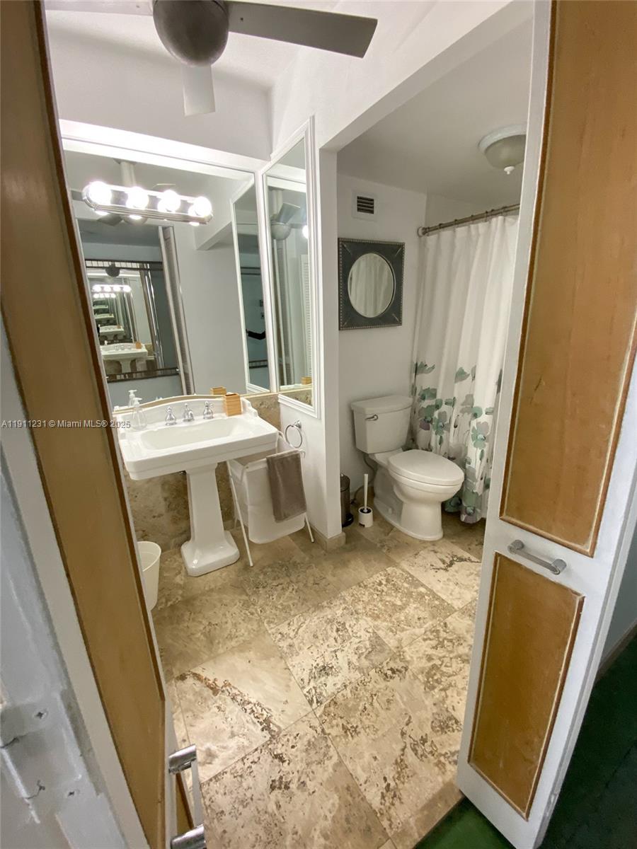 THE DECOPLAGE CONDO - Residential Lease