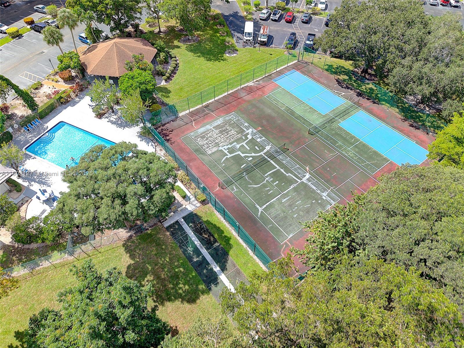 GREENS OF INVERRARY PHASE - Residential