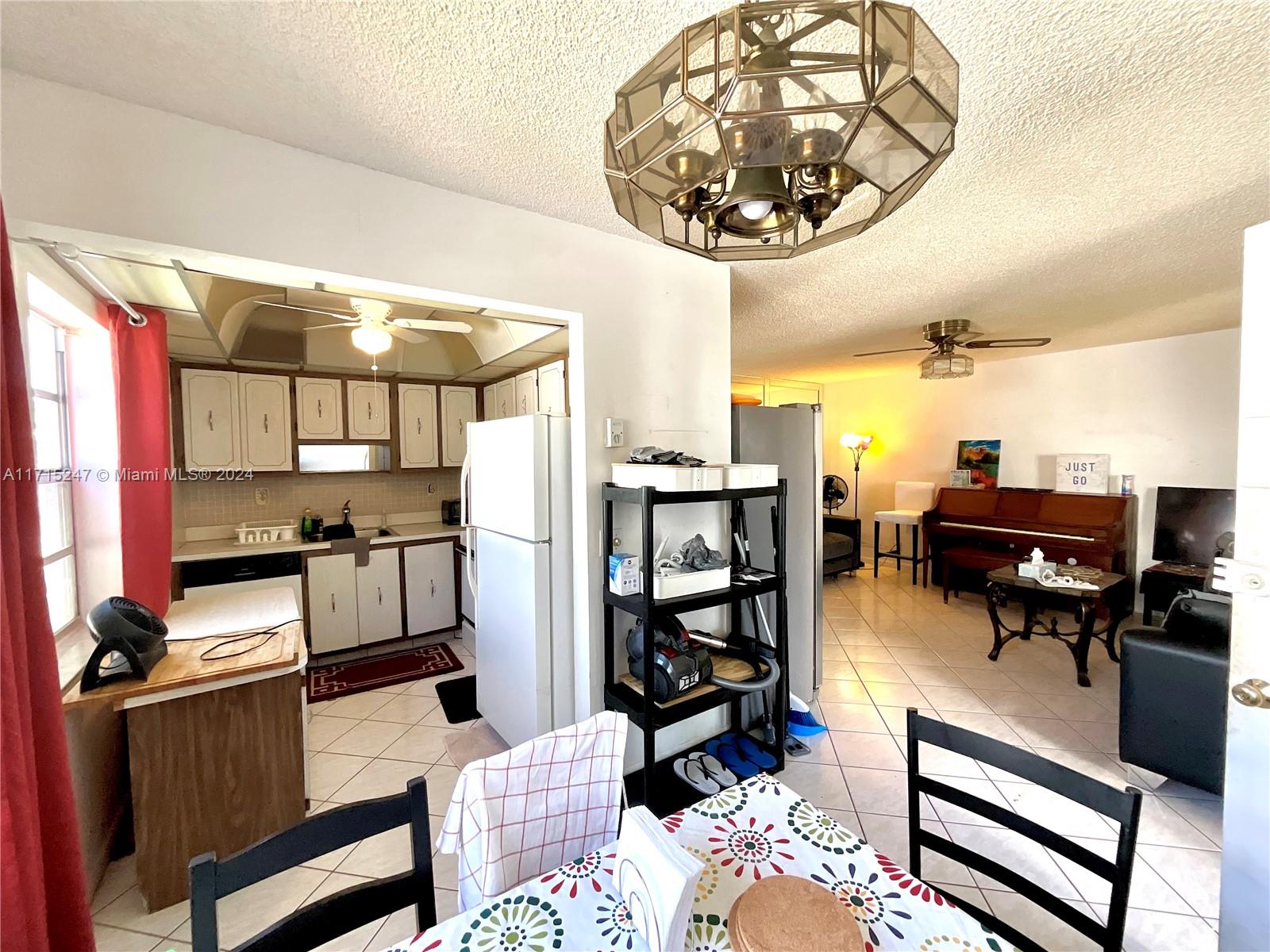KINGS POINT BURGUNDY COND - Residential Lease