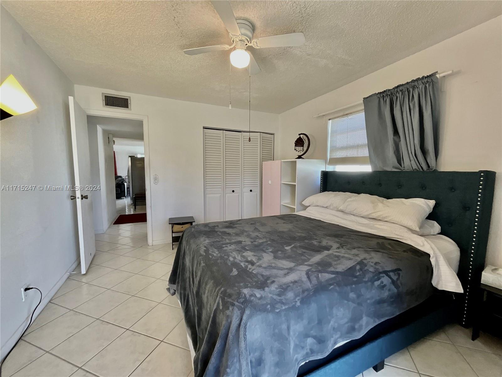 KINGS POINT BURGUNDY COND - Residential Lease