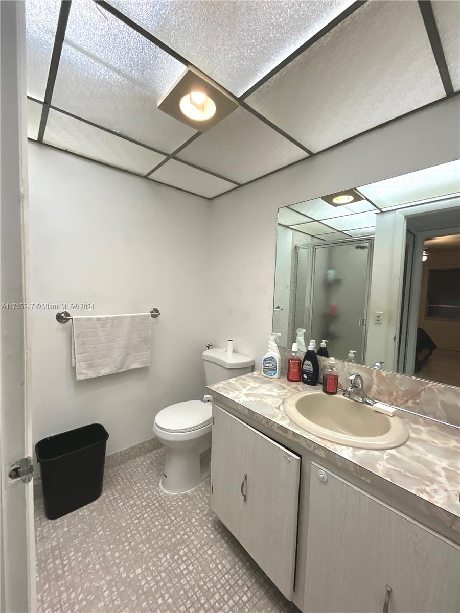 KINGS POINT BURGUNDY COND - Residential Lease