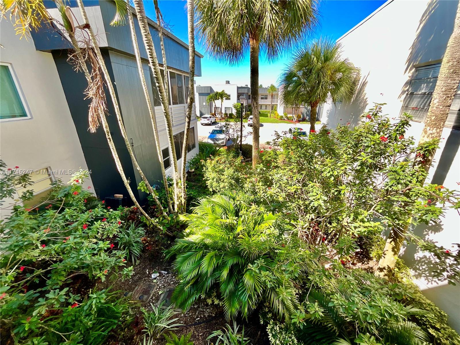 KINGS POINT BURGUNDY COND - Residential Lease