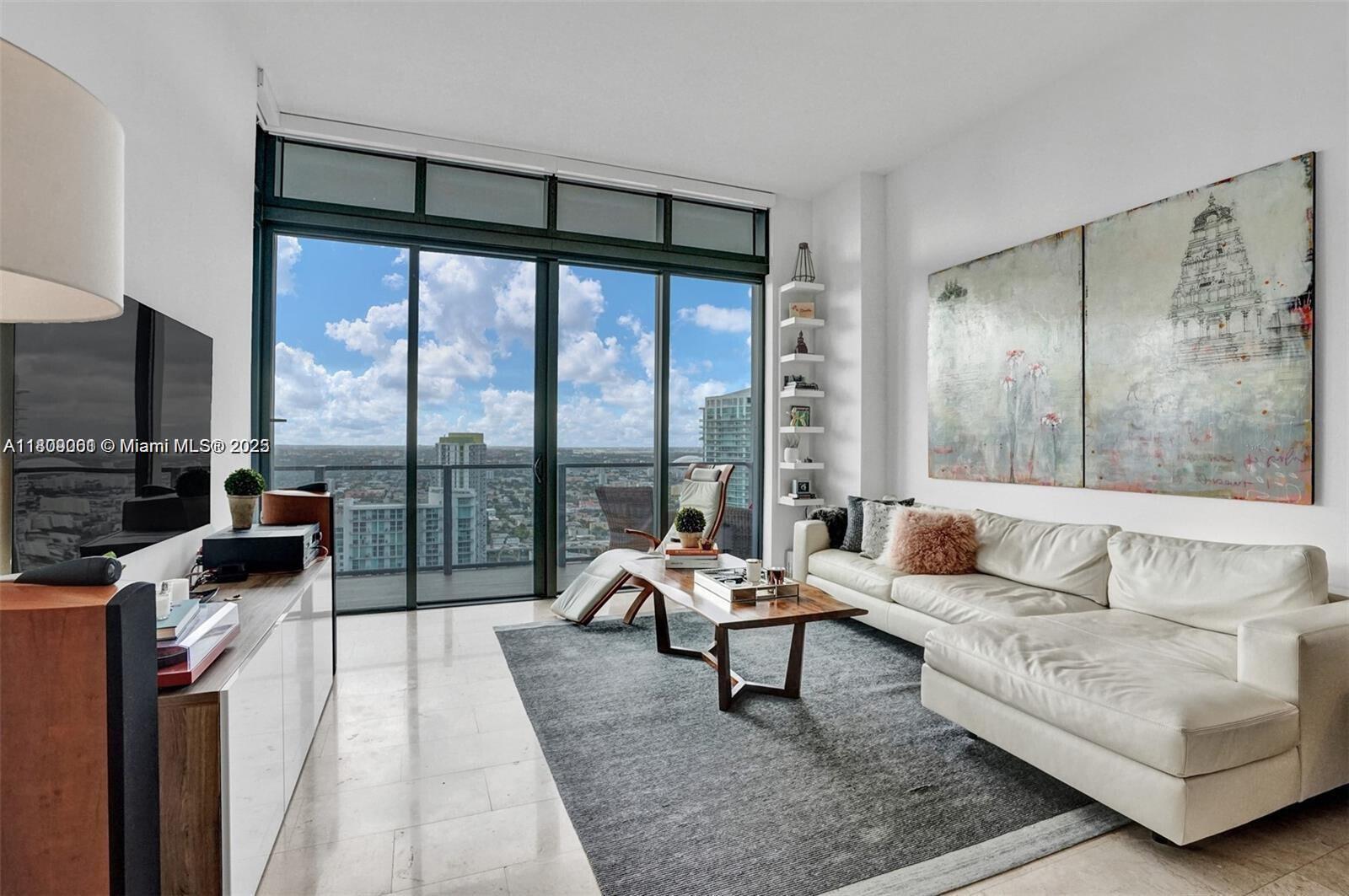 68 SE 6th St PH-4010