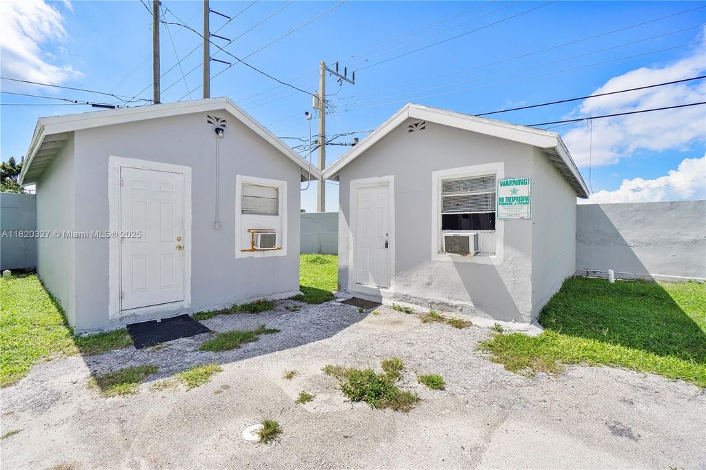 Photo of 12101 Everglades St #6, Canal Point, FL 33438 (MLS # A11820327)