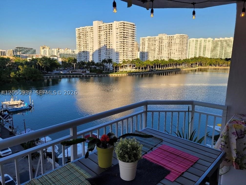 18081 Biscayne Blvd 602