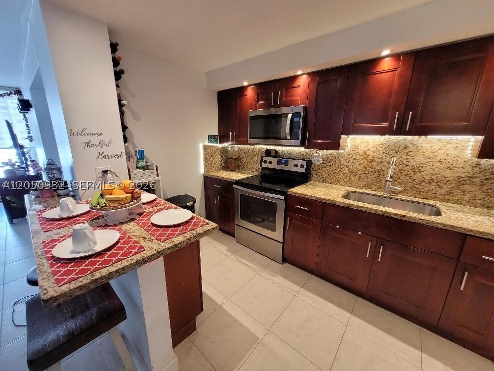 18081 Biscayne Blvd 602