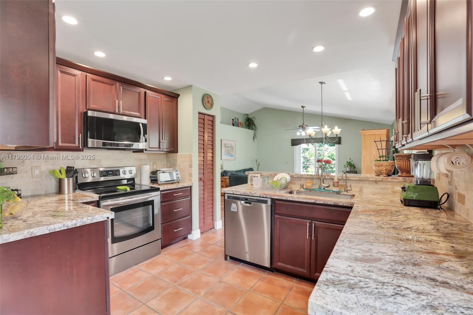 9271 Arborwood Cir