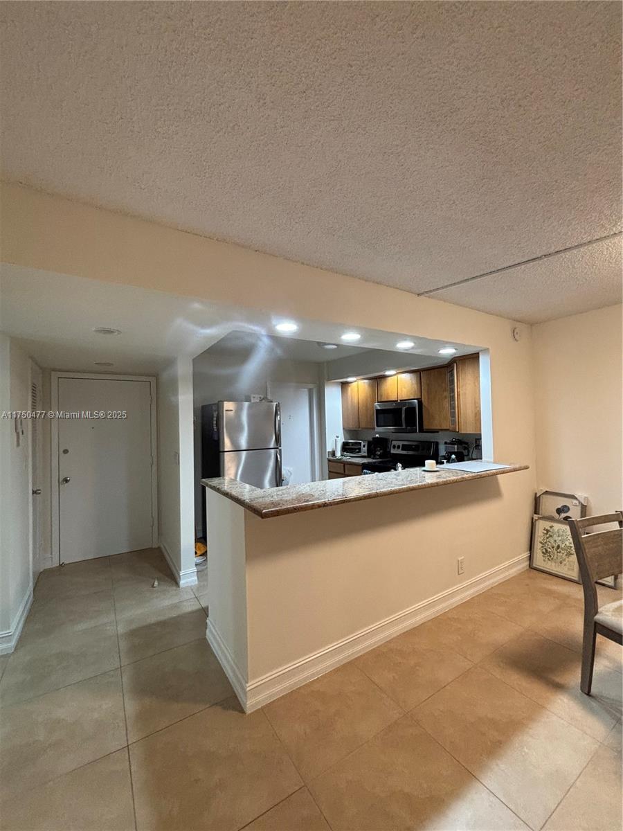 TRAFALGAR TOWERS CONDOMIN - Residential Lease