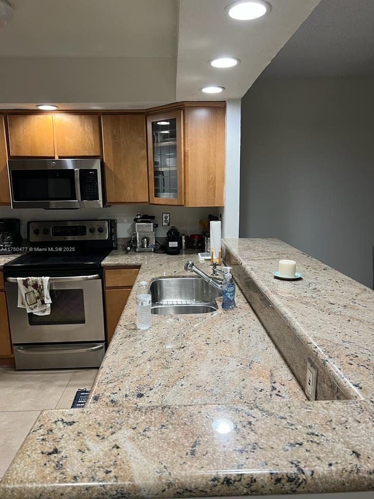 TRAFALGAR TOWERS CONDOMIN - Residential Lease