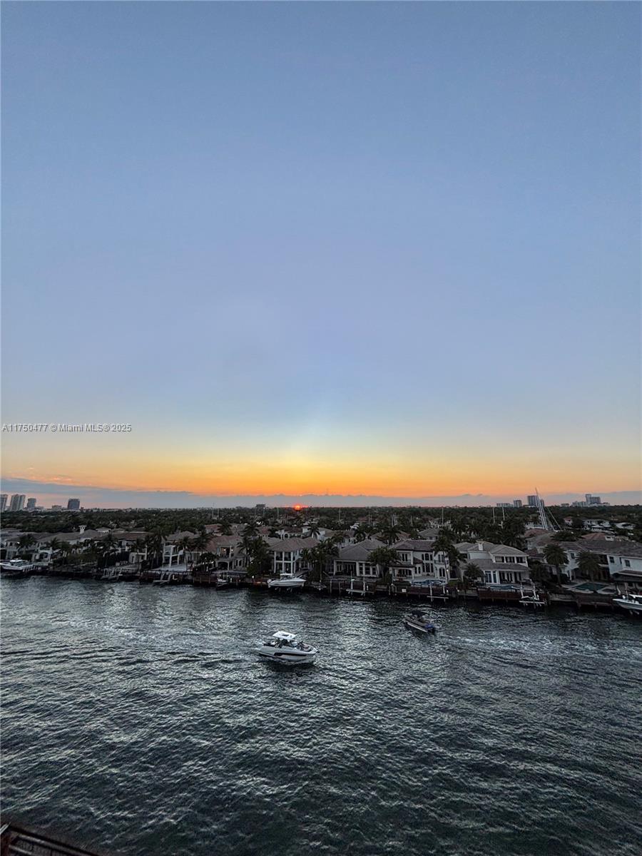 TRAFALGAR TOWERS CONDOMIN - Residential Lease