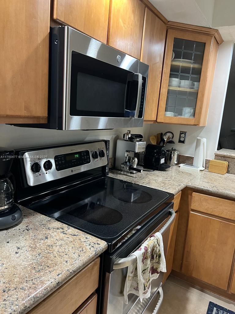 TRAFALGAR TOWERS CONDOMIN - Residential Lease