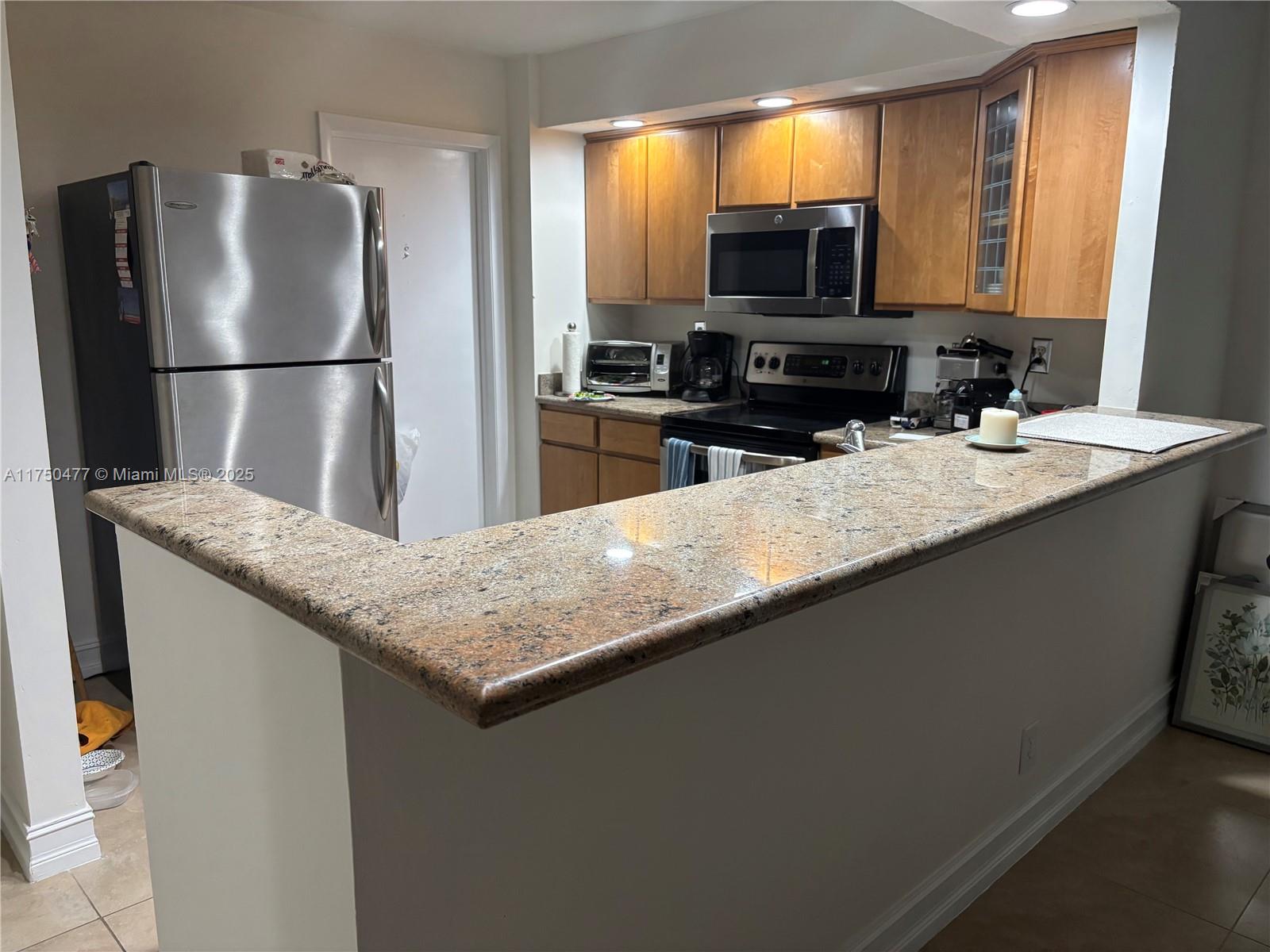 TRAFALGAR TOWERS CONDOMIN - Residential Lease