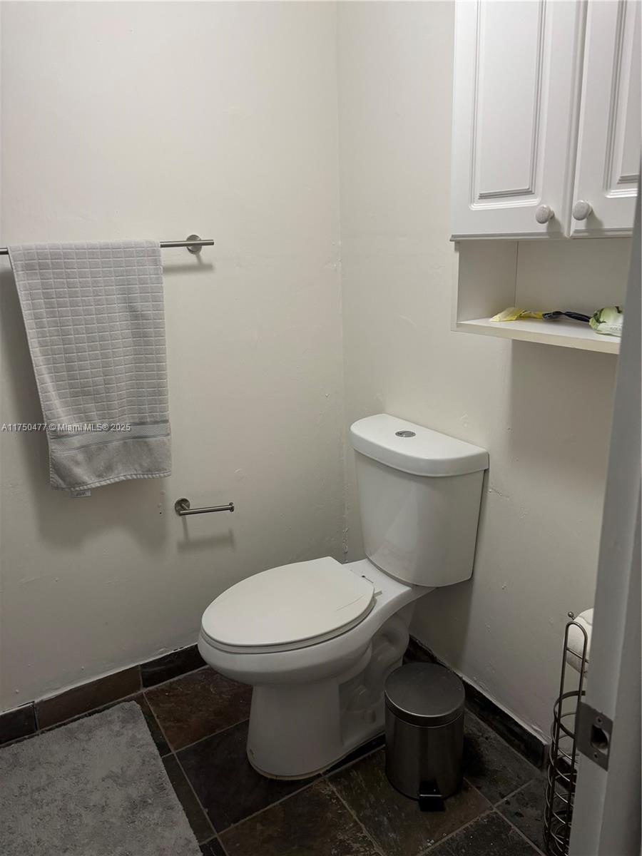 TRAFALGAR TOWERS CONDOMIN - Residential Lease