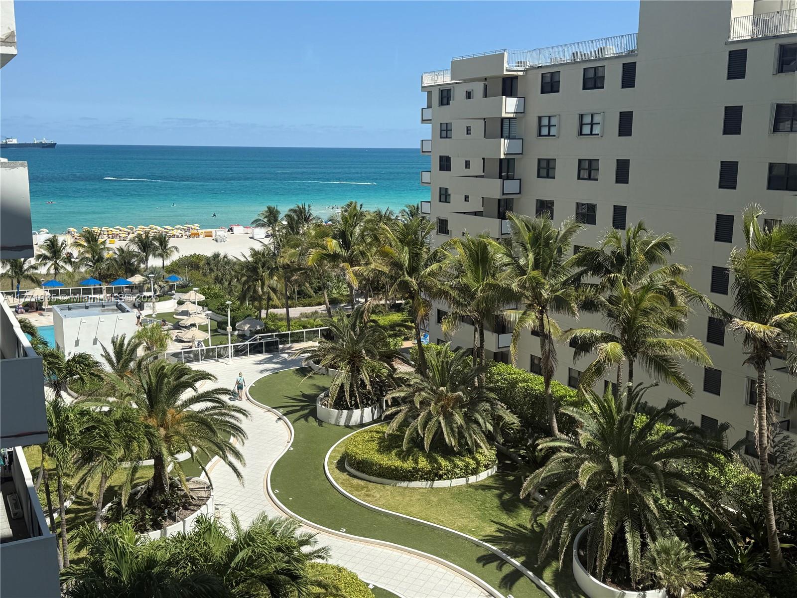 Rental Property at 100 Lincoln Rd 815, Miami Beach, Miami-Dade County, Florida - Bathrooms: 1  - $2,800 MO.