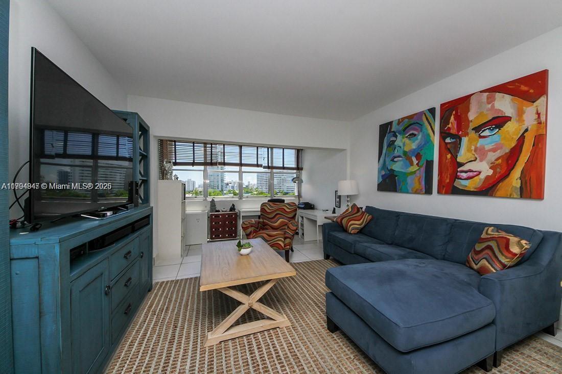 Property for Sale at 3 Island Ave 07B, Miami Beach, Miami-Dade County, Florida - Bedrooms: 1 
Bathrooms: 1  - $460,000