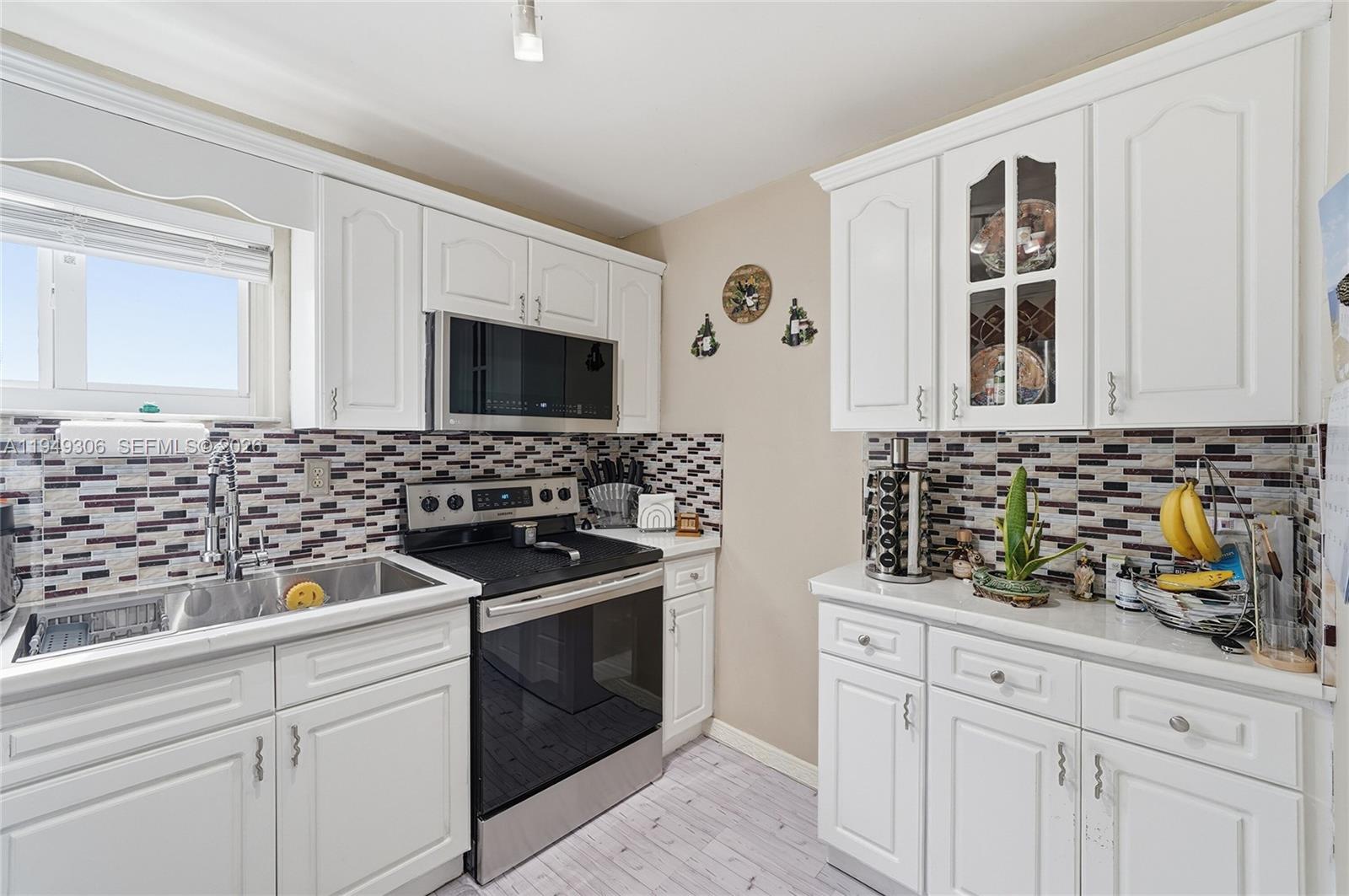 HARDING VILLAS CONDO - Residential