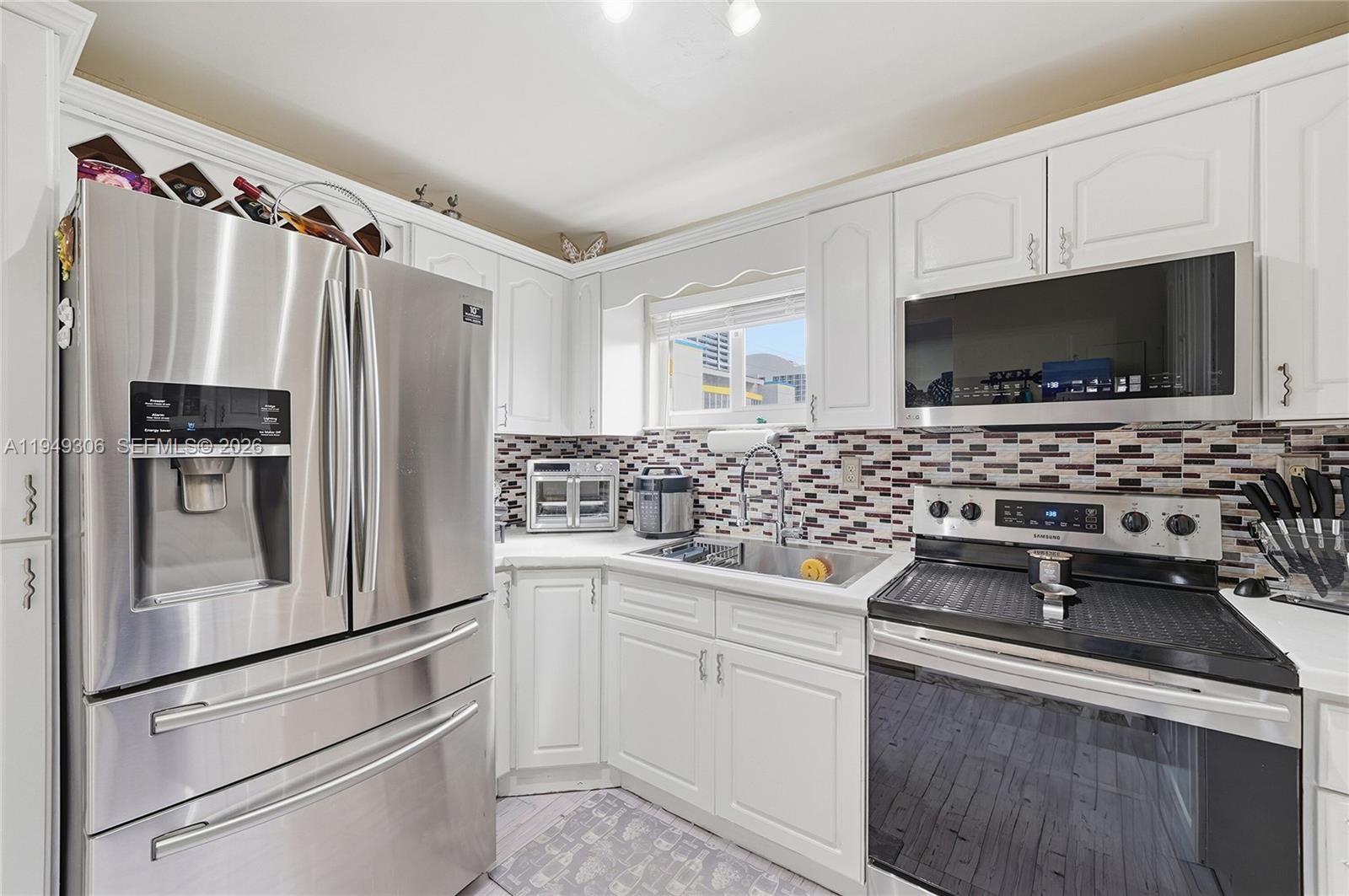 HARDING VILLAS CONDO - Residential