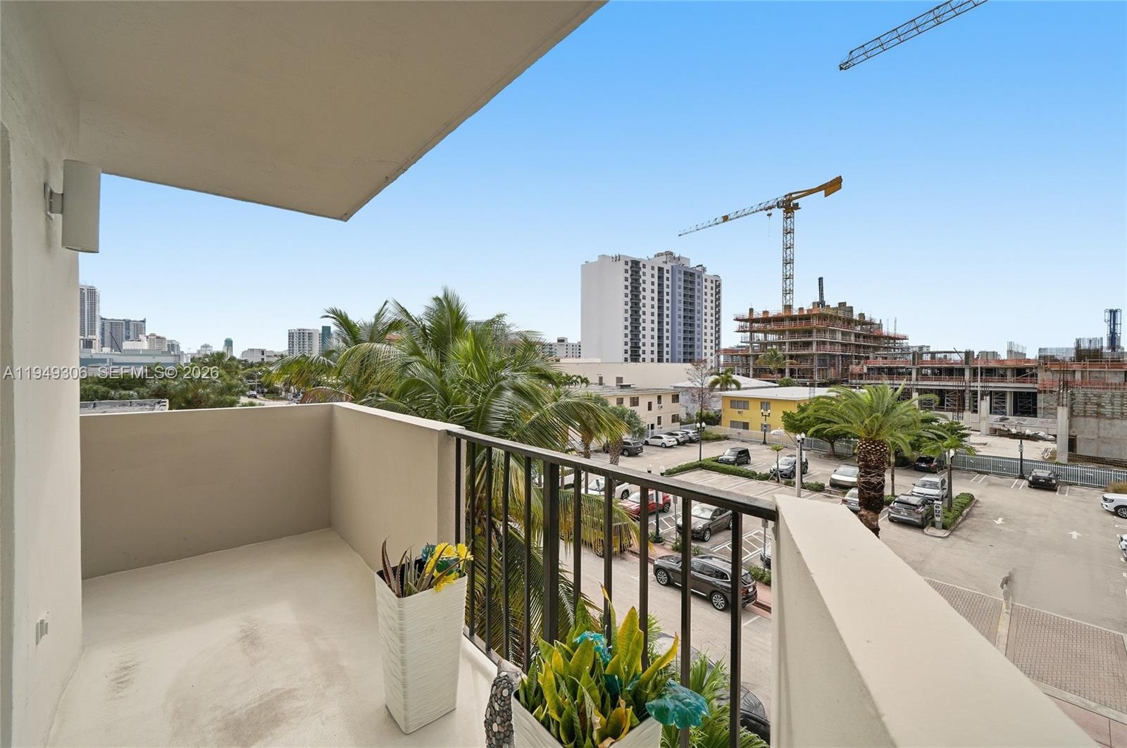 HARDING VILLAS CONDO - Residential