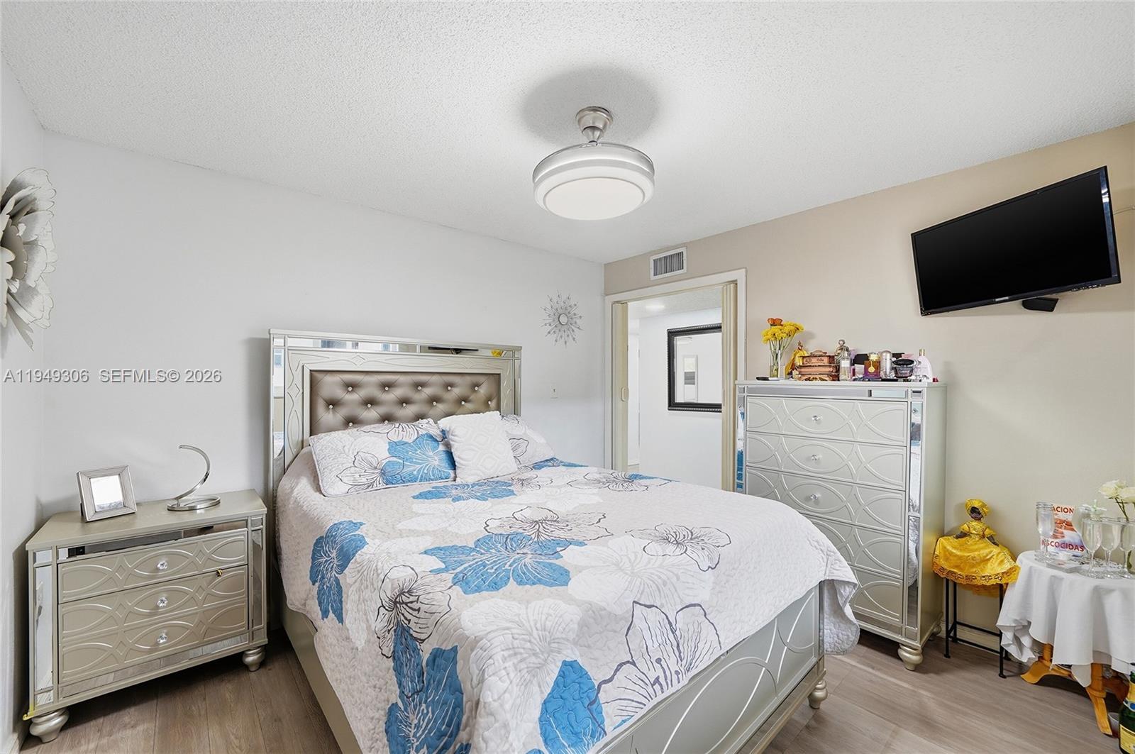 HARDING VILLAS CONDO - Residential