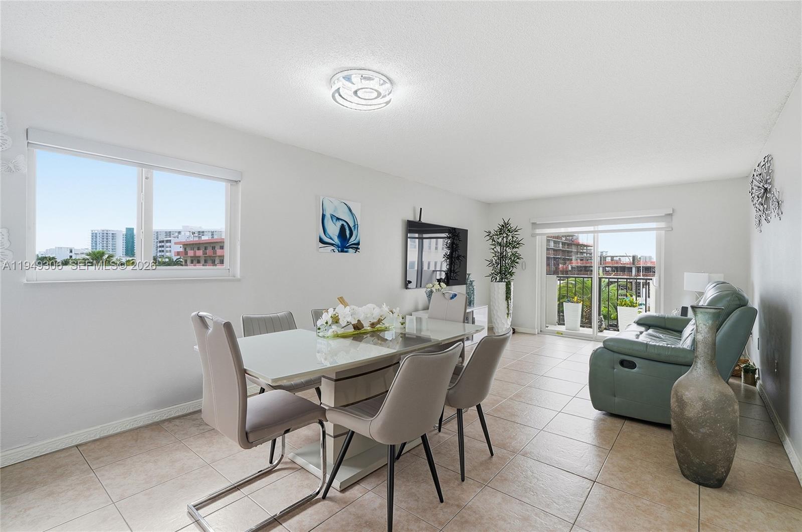 HARDING VILLAS CONDO - Residential