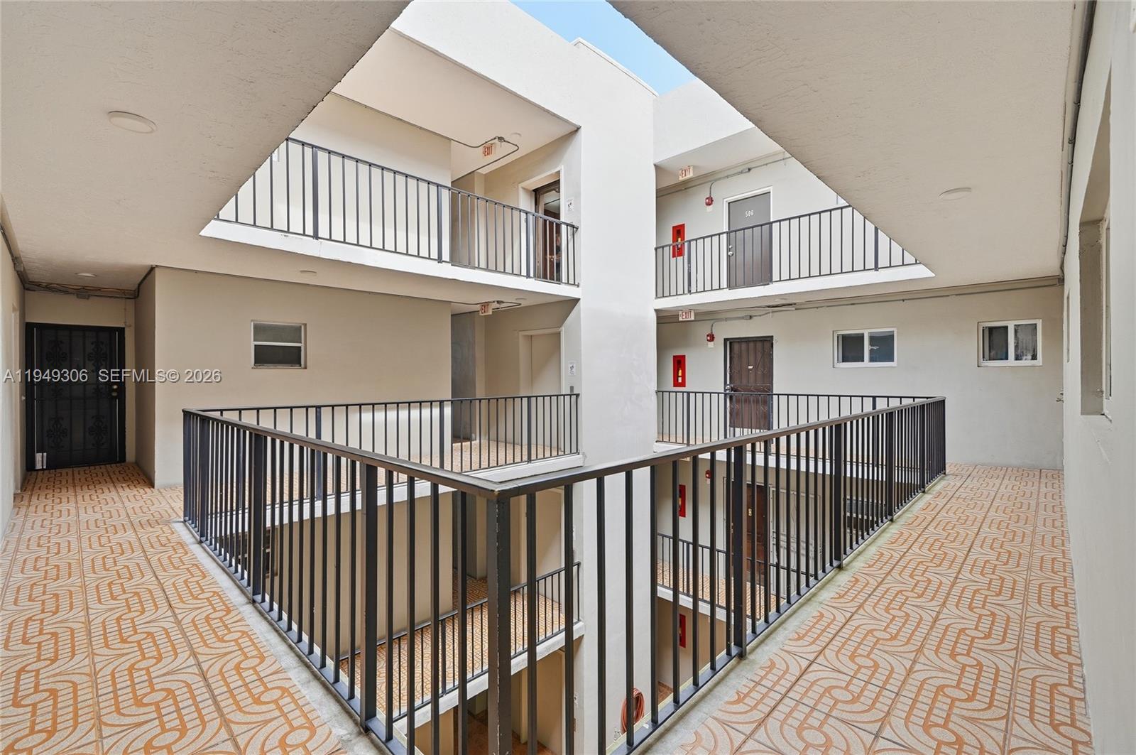 HARDING VILLAS CONDO - Residential