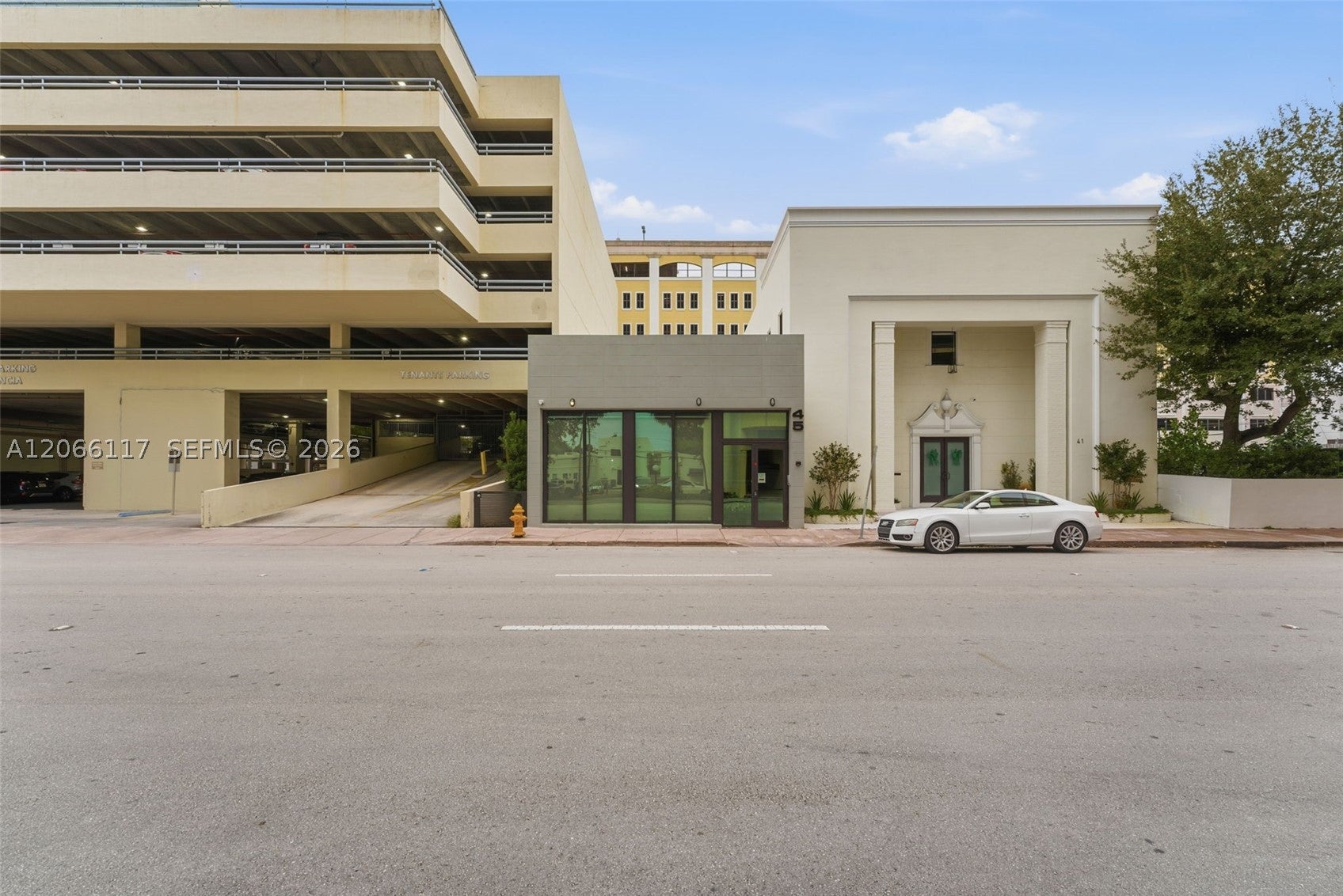 45 Valencia Ave