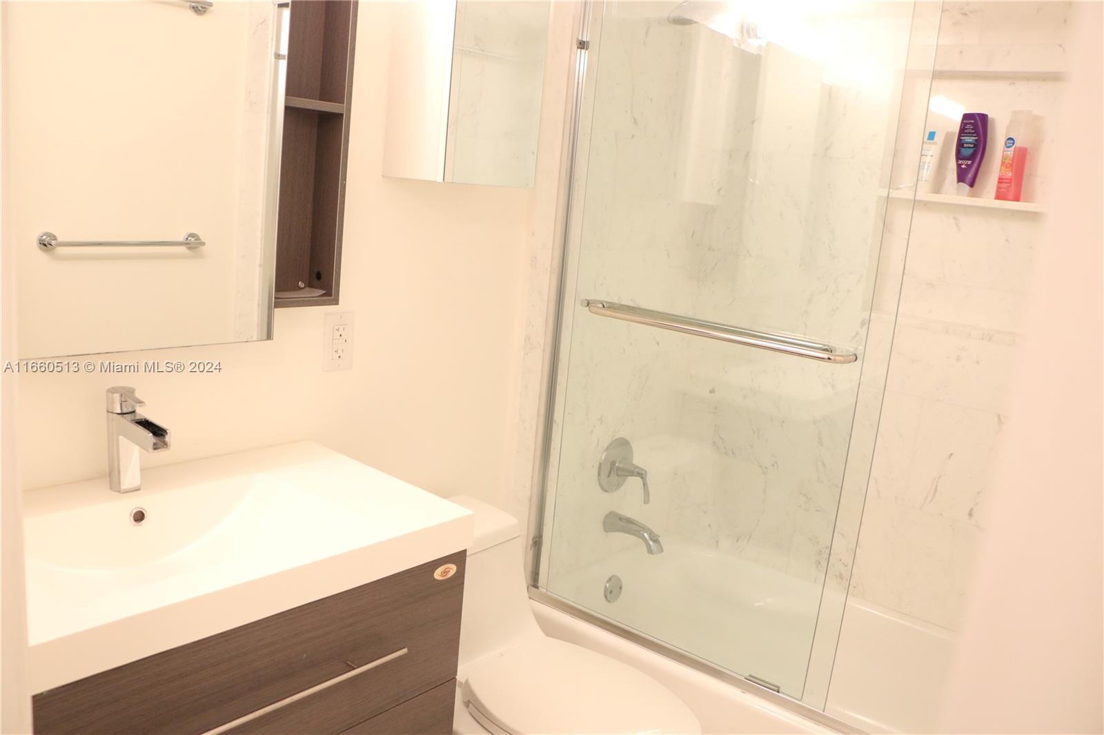 KEY BISC AMBASSADOR CONDO - Residential