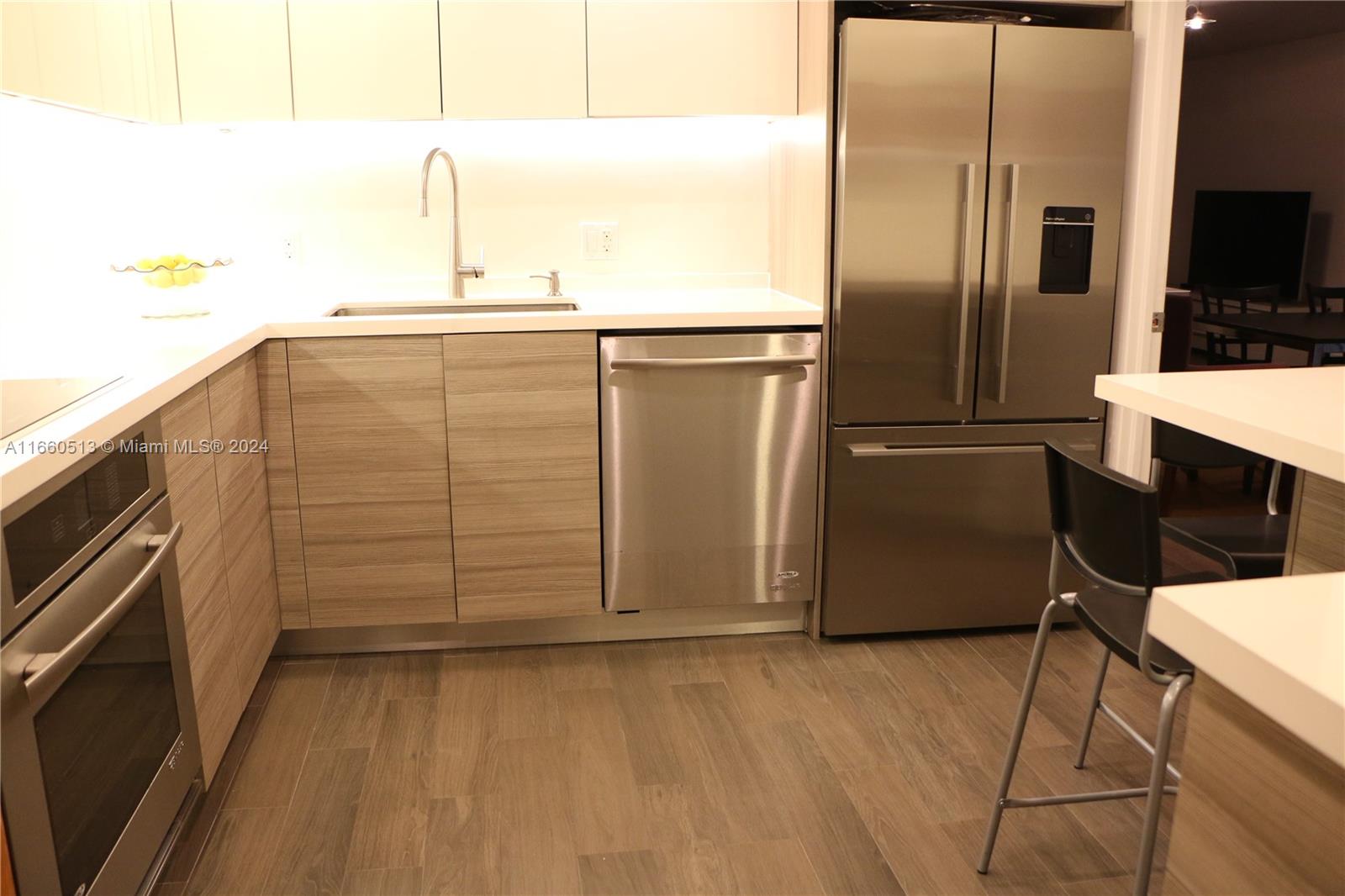 KEY BISC AMBASSADOR CONDO - Residential