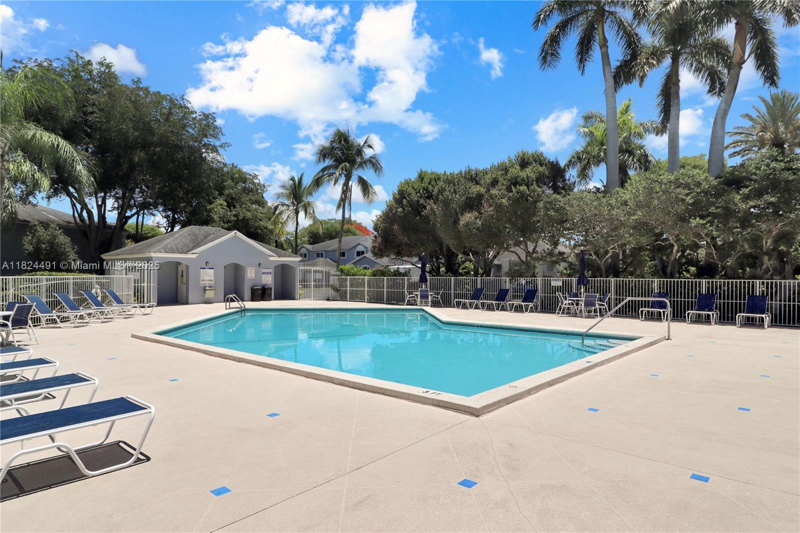 LA JOLLA WEST - Residential