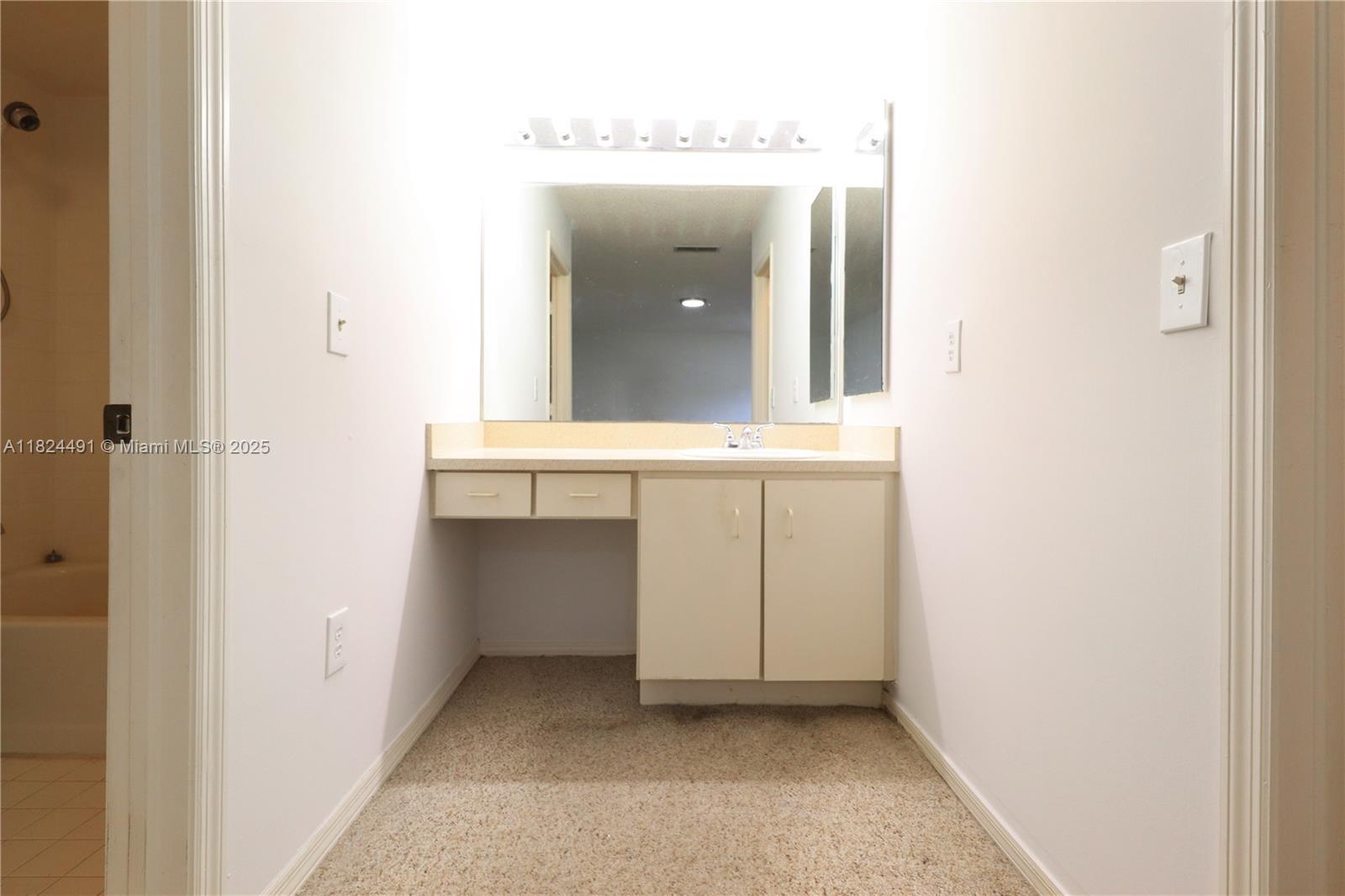 LA JOLLA WEST - Residential