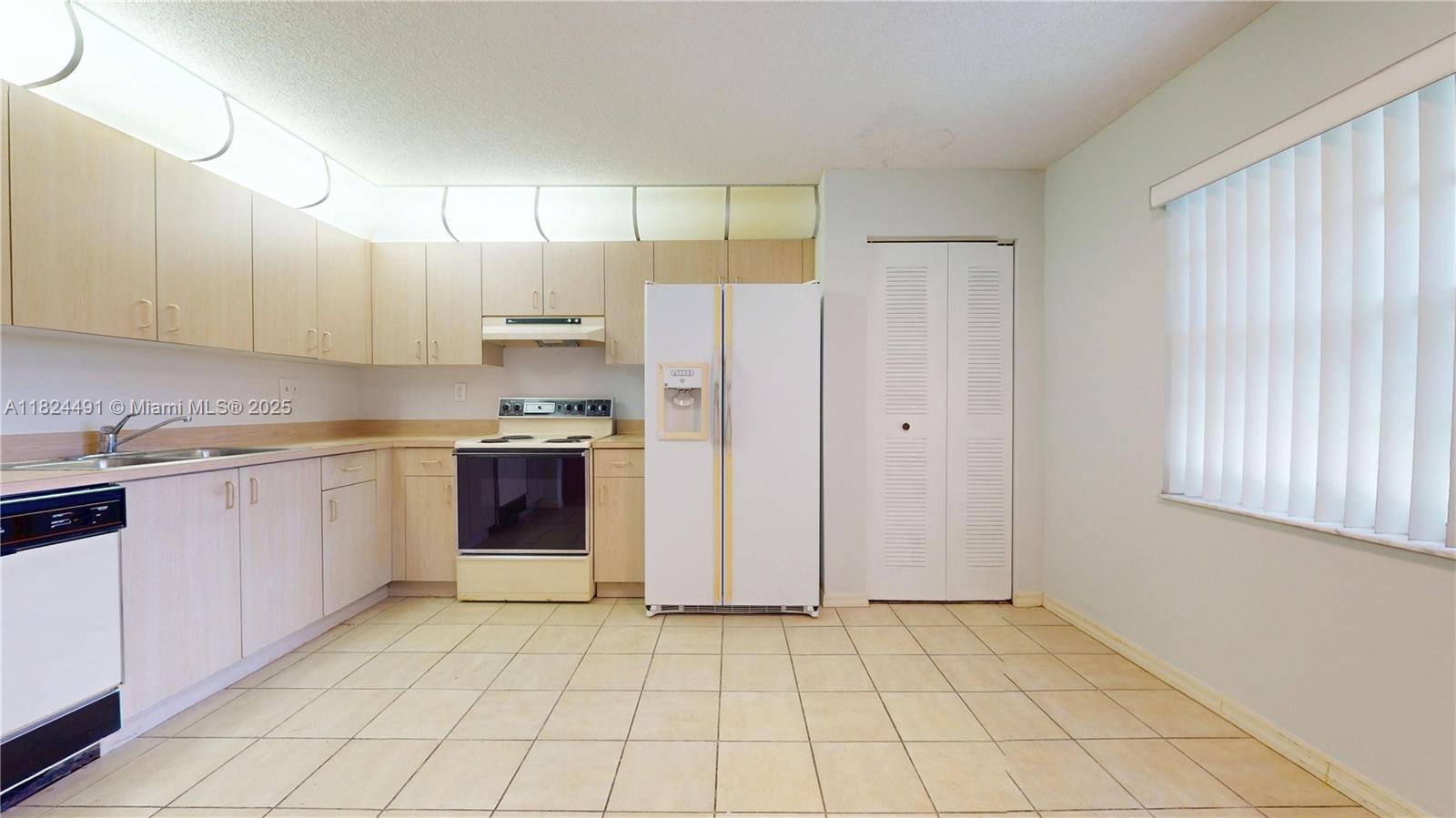 LA JOLLA WEST - Residential