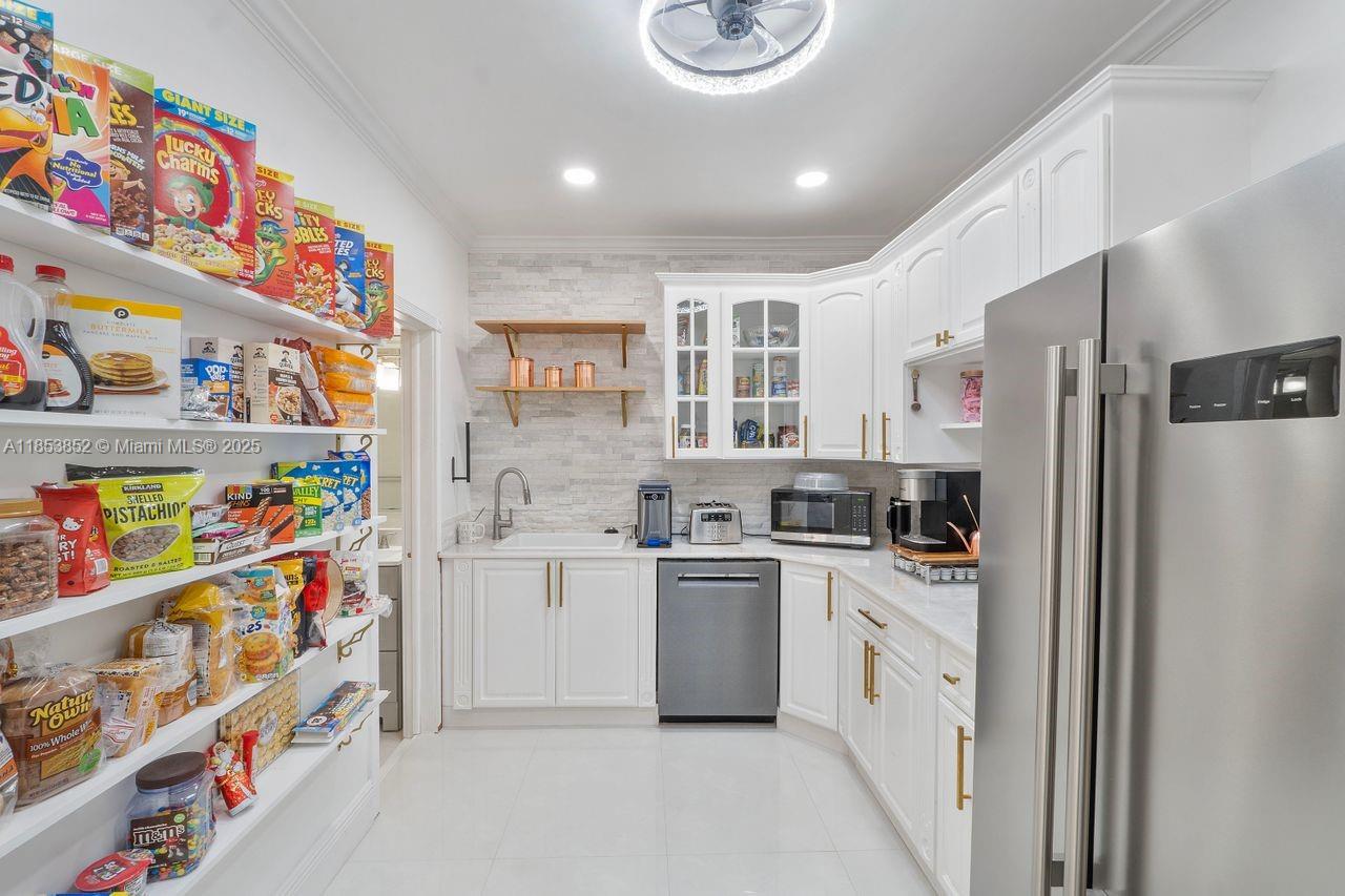 OLD CUTLER ACRES - Residential