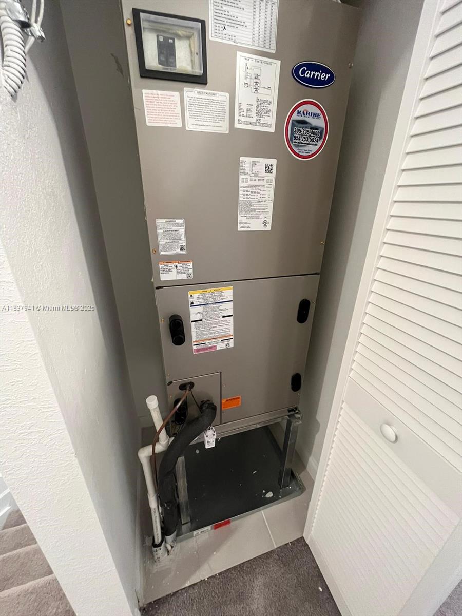 CORSICA SILVER PALM - Residential