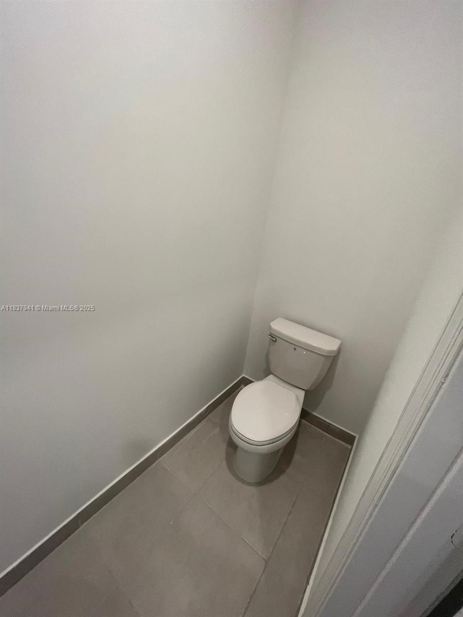 CORSICA SILVER PALM - Residential