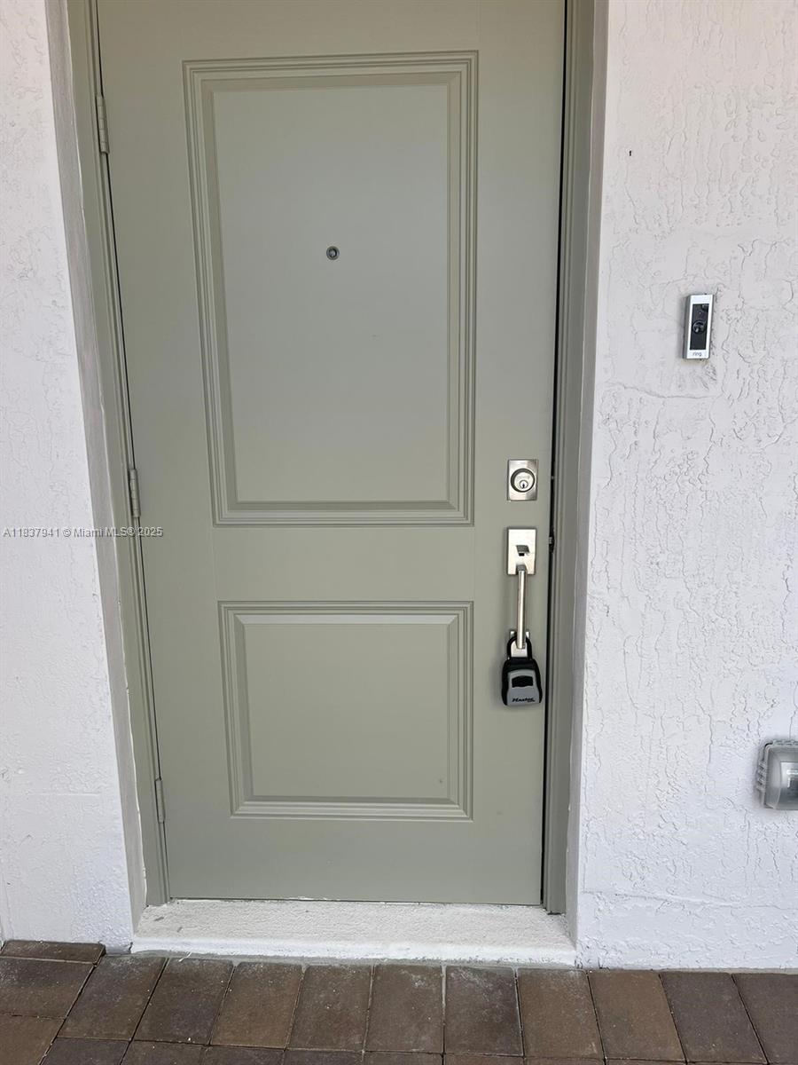 CORSICA SILVER PALM - Residential