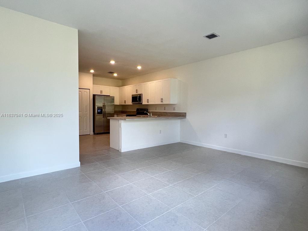 CORSICA SILVER PALM - Residential