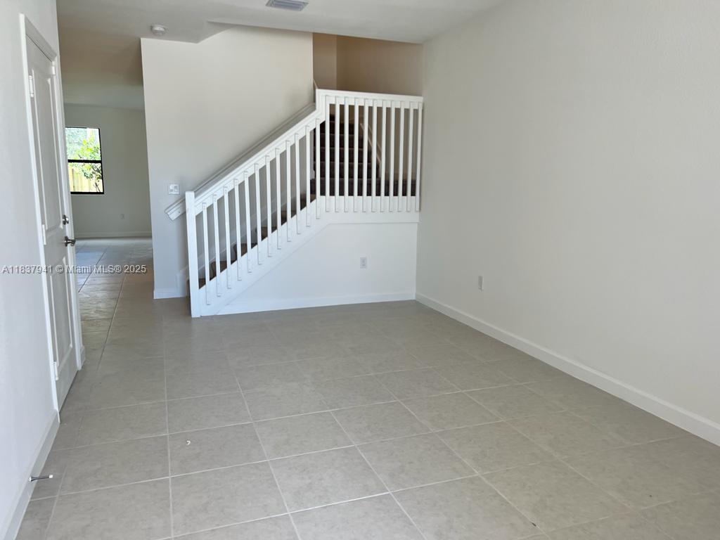 CORSICA SILVER PALM - Residential