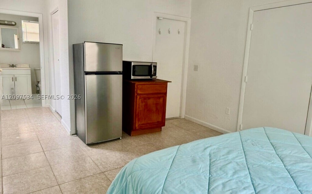 Photo of 6505 Pines Pkwy #2, Hollywood, FL 33023 (MLS # A12097534)