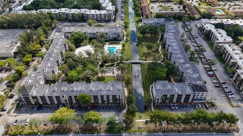 A home in Lauderdale Lakes