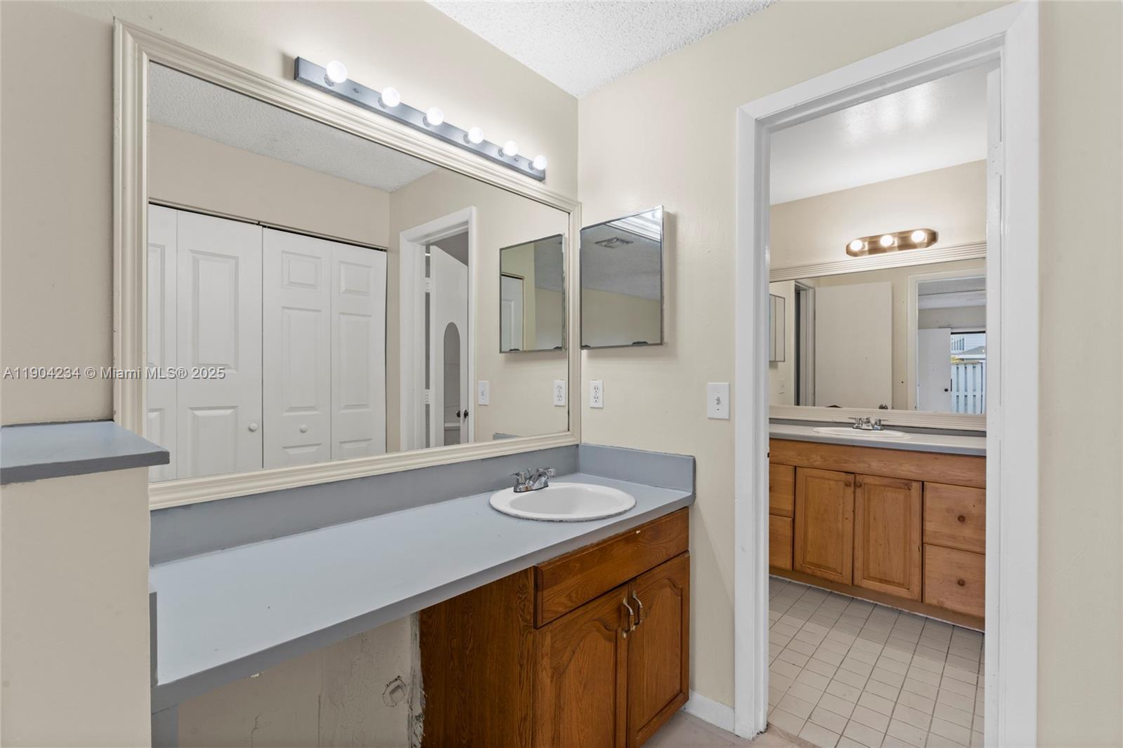 ROCK ISLAND LAND CORP - Residential