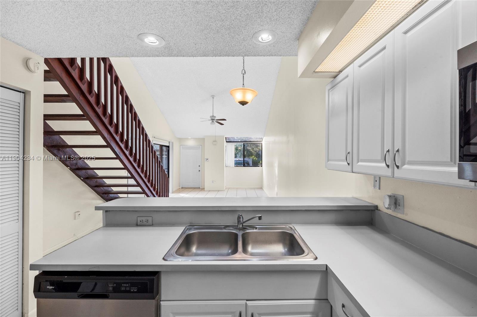 ROCK ISLAND LAND CORP - Residential